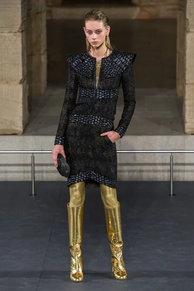 Look 29